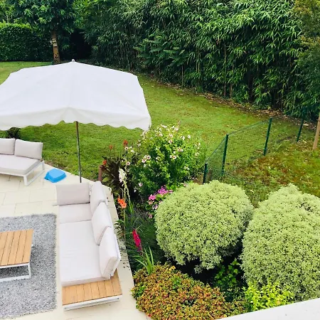 Les Hauts De Bed and breakfast Castets
